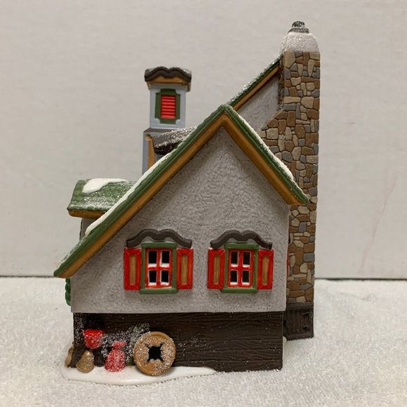 Dept 56 Santa's Bell Repair North Pole Village Lighted Christmas Building 1996 - Picture 6 of 10